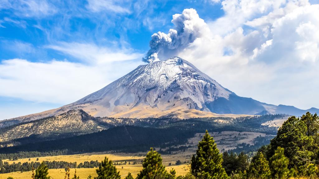 Volcanoes Hike Tour image 2