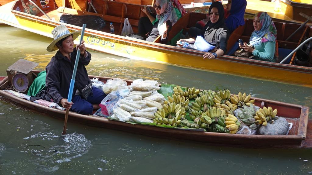 Visit Damnoen Saduak and Maeklong Train Market