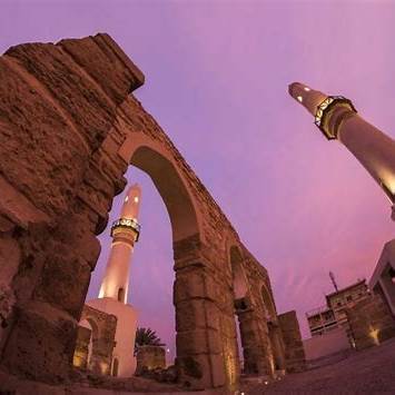 Bahrain Shore Historic Landmarks and Souks Shared Tour image 1