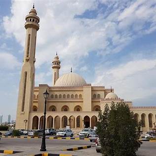 Bahrain Shore Historic Landmarks and Souks Shared Tour